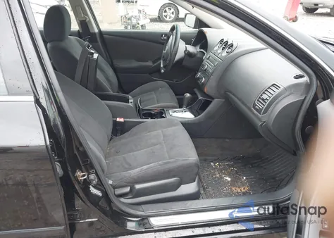 2010 Nissan Altima 2.5 S z USA, uszkodzony, nr VIN 1N4AL2AP2AN401322